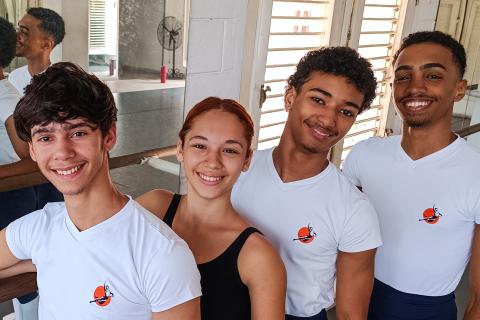 Estudiantes de Academia Acosta Danza ganadores en Certamen Internacional